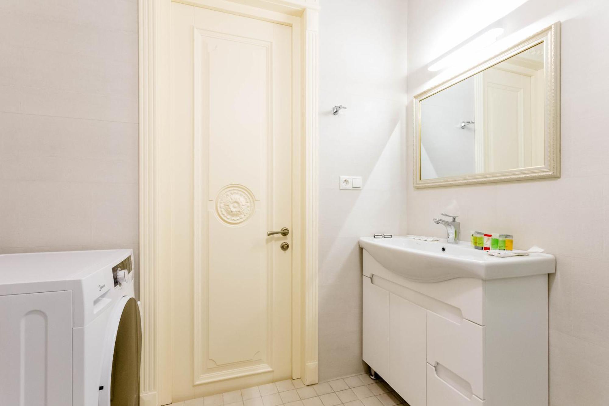 City Luxury Apartment L Тбилиси Екстериор снимка