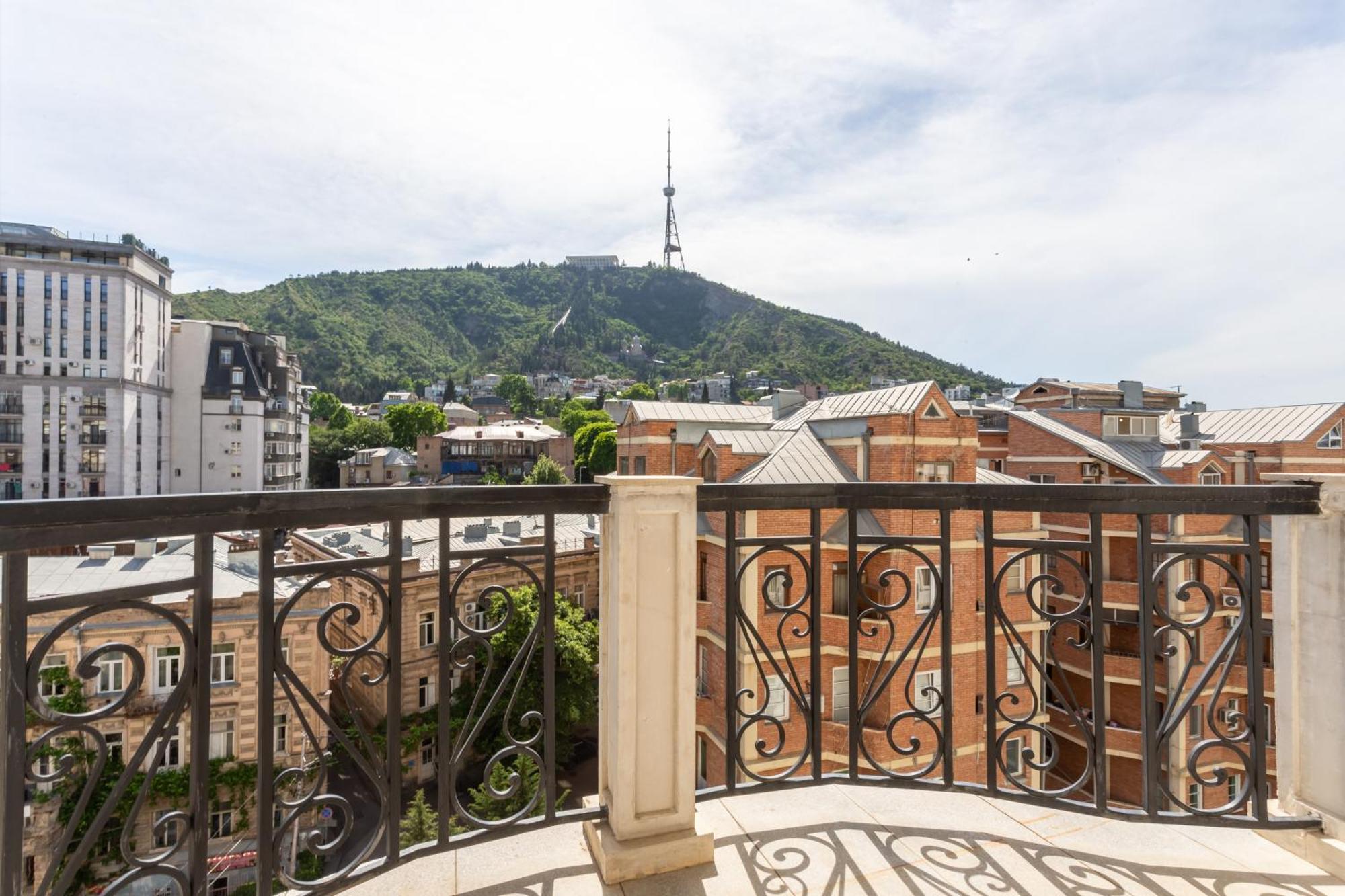 City Luxury Apartment L Тбилиси Екстериор снимка